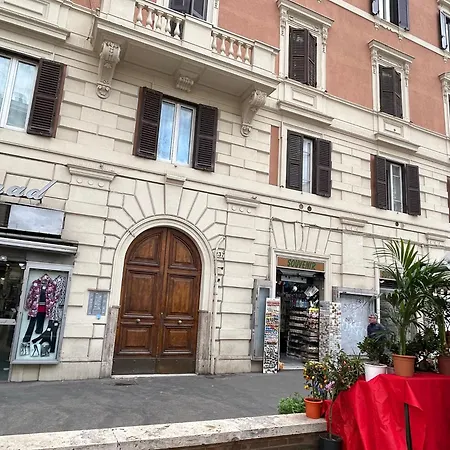 Domus Vittoria Tatil Evi *